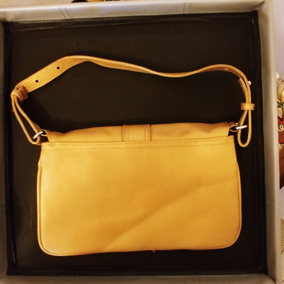 Emillie M. Gold/Copper Toned Metallic Handbag - Picture 3 of 4